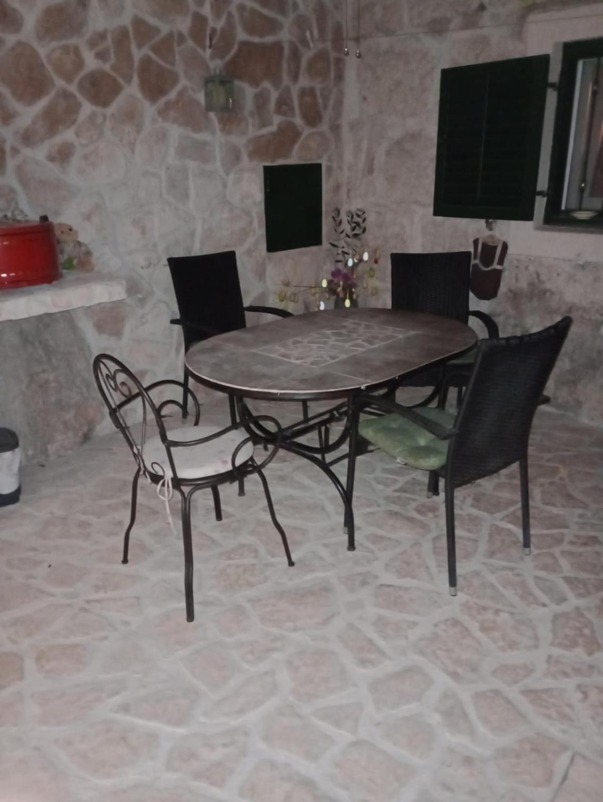 Apartment Antica With Yard & Bbq Split Habitación foto